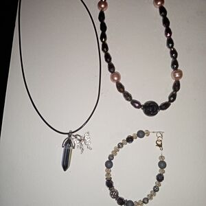 Chic Black and Silver Pendant Necklace